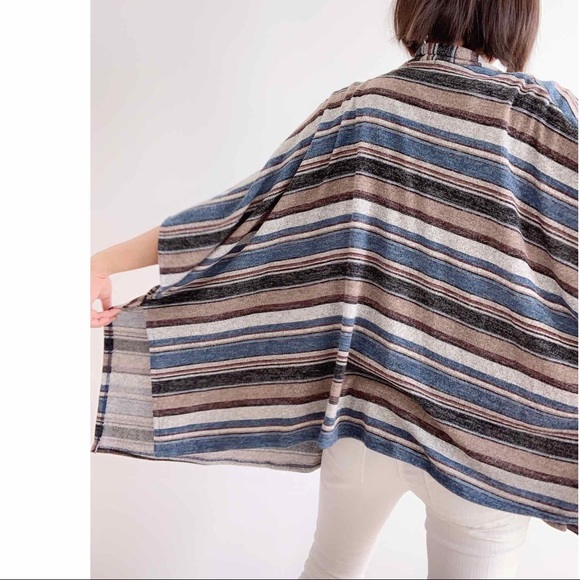 MULTICOLOR STRIPED KNIT CAPE PONCHO - Picture 13 of 14